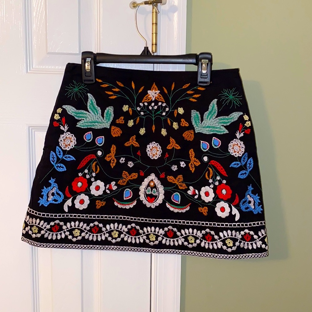 Floral embroidery style skirt